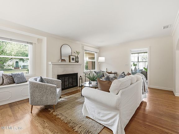 2nd image of 2739 SOUTHWOOD Lane