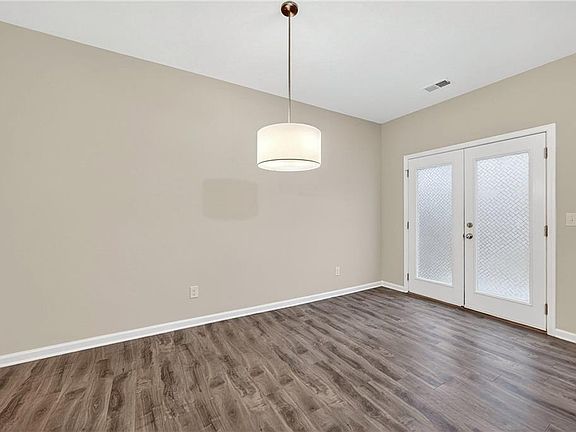 5th image of 493 Jefferson Chase St SE