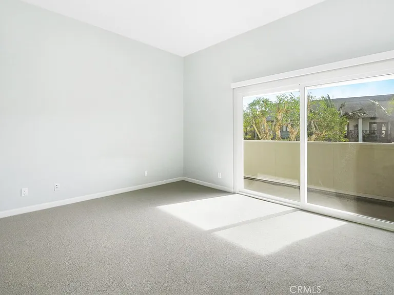 405 2nd St — Photo 11