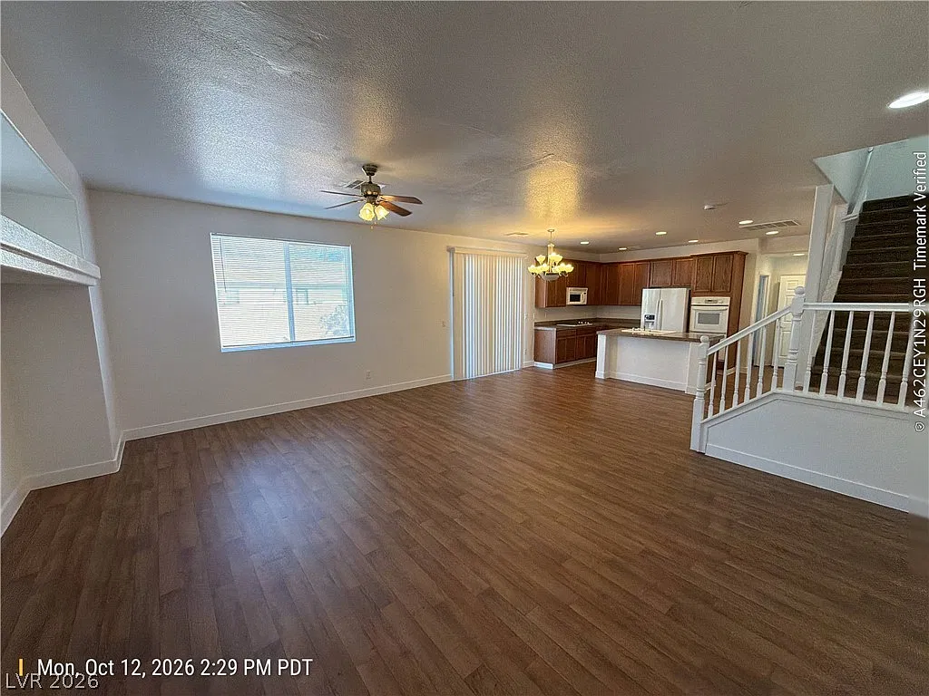4 bed, 2.5 bath, 1965 sqft, $2,026 — Photo 4