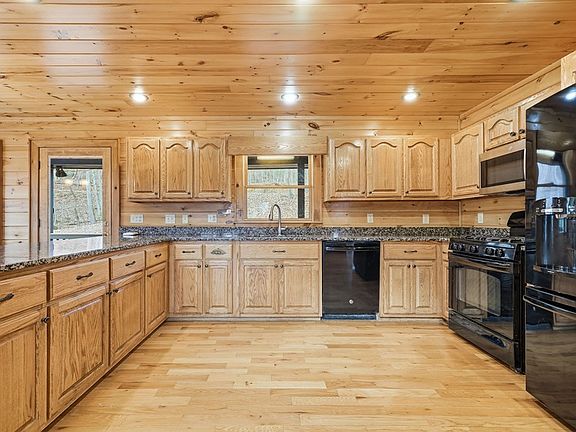 4th image of 648 Stuart Mountain Rd