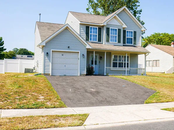 12 Peachton Ln, Sicklerville, NJ 08081