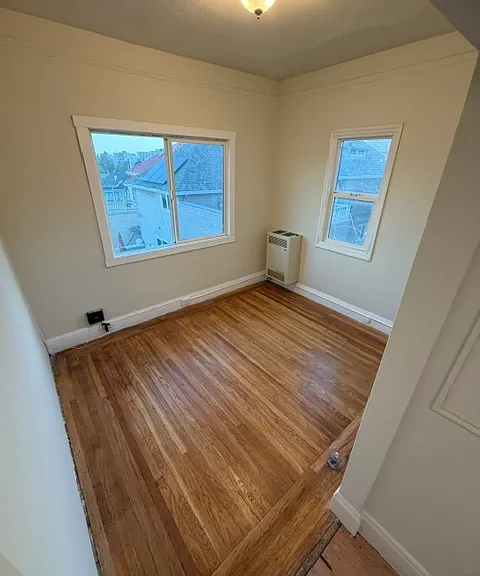 285 Van Buren Ave #4 — Photo 8
