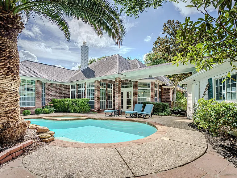 5415 Emerald Brk — Photo 32