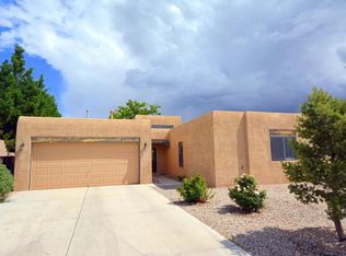 377 La Chamisal Ln NW, Los Ranchos De Albuquerque, NM 87107