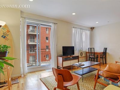 4053 62nd St APT 3E, Flushing, NY, 11377