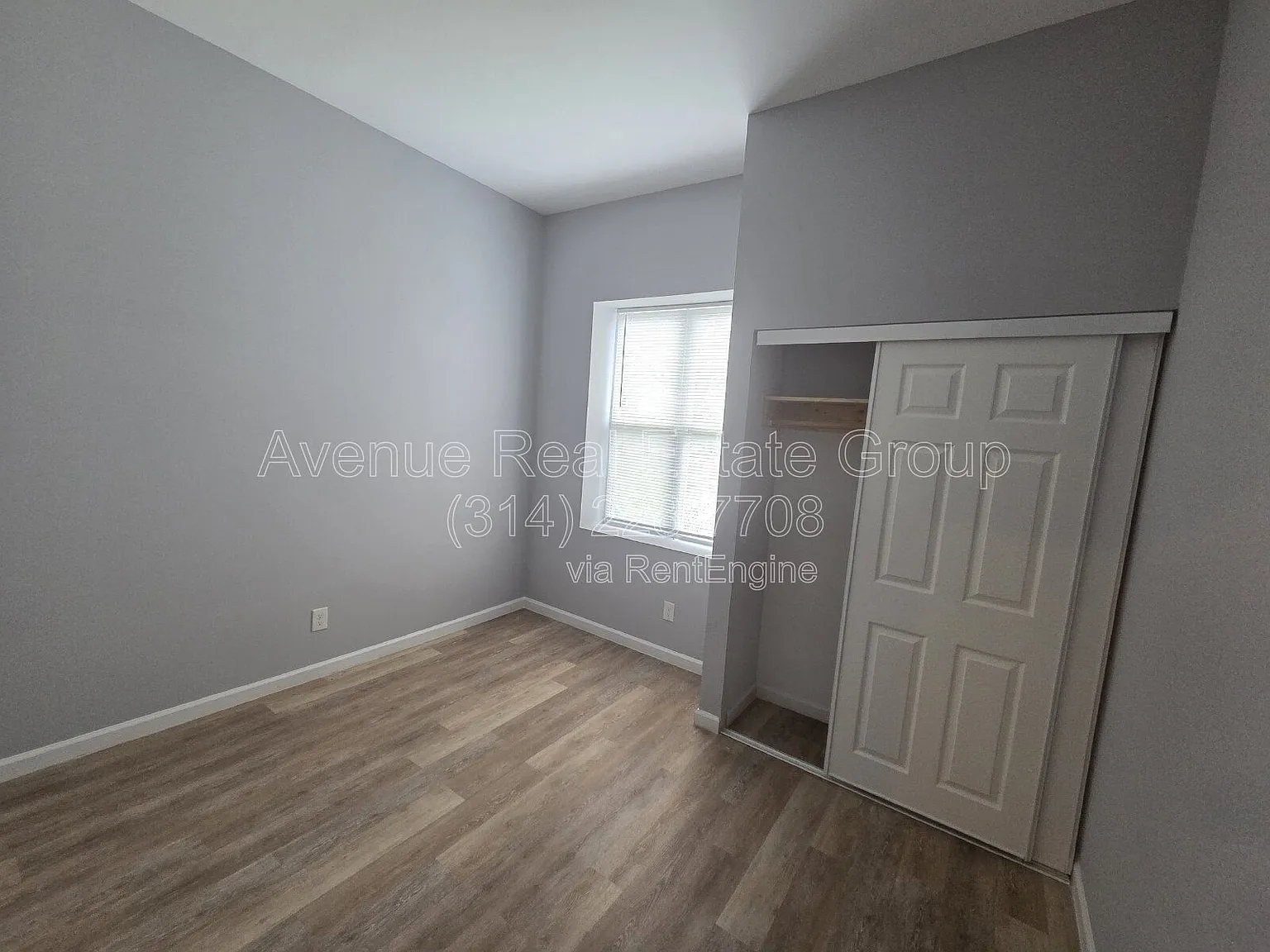 3 bed, 1.0 bath, $950 — Photo 2
