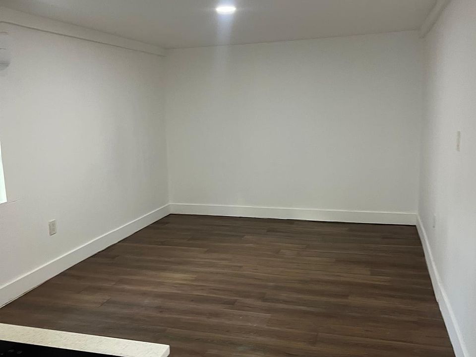 2nd image of 2303 Douglas St #1