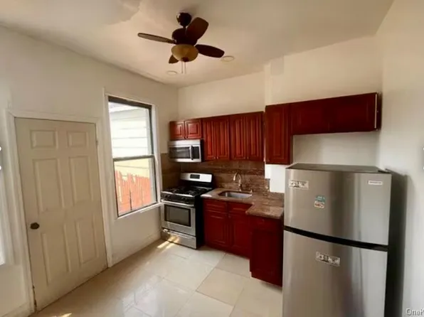 294 Autumn Avenue image 3 of 7