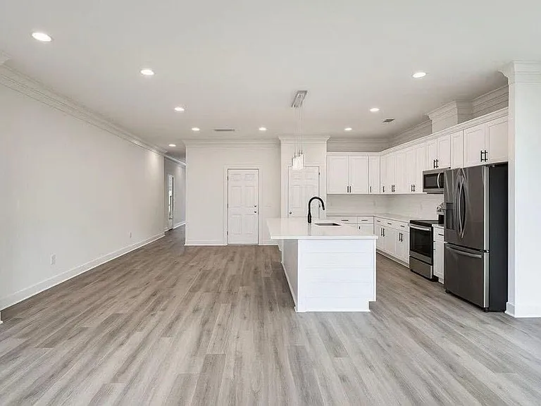 1904 Gumwood Blvd — Photo 6