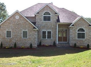 401 Fox Chase Rd, Stroudsburg, PA 18360