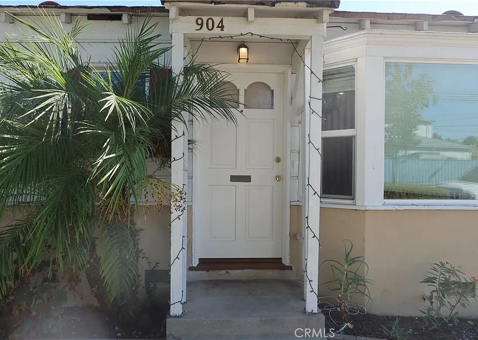 904 Oak St