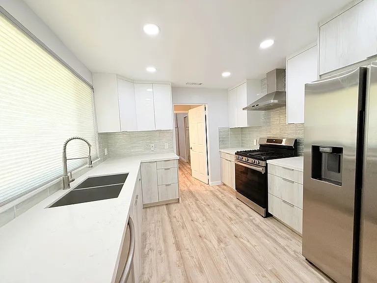 545 S Calle Amigos #A — Photo 8