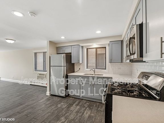 4th image of 3936 N Narragansett Ave APT 2S