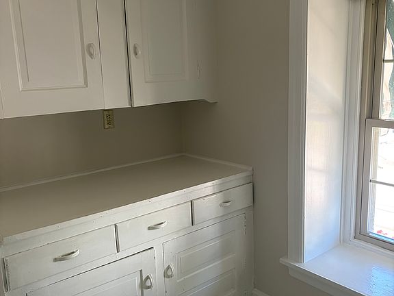 5th image of 924 Township Line Rd Floor 2