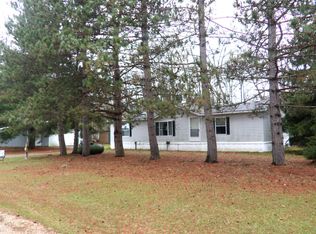 N9409 Sun Ln, Crivitz, WI 54114