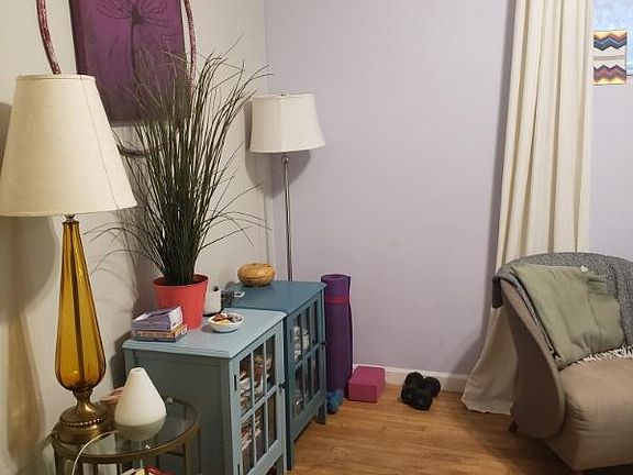4th image of 1402 N Maplewood Ave APT 1R