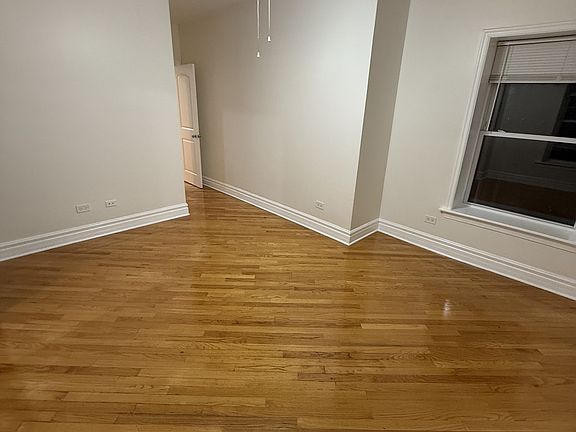 4th image of 4929 N Albany Ave APT 2