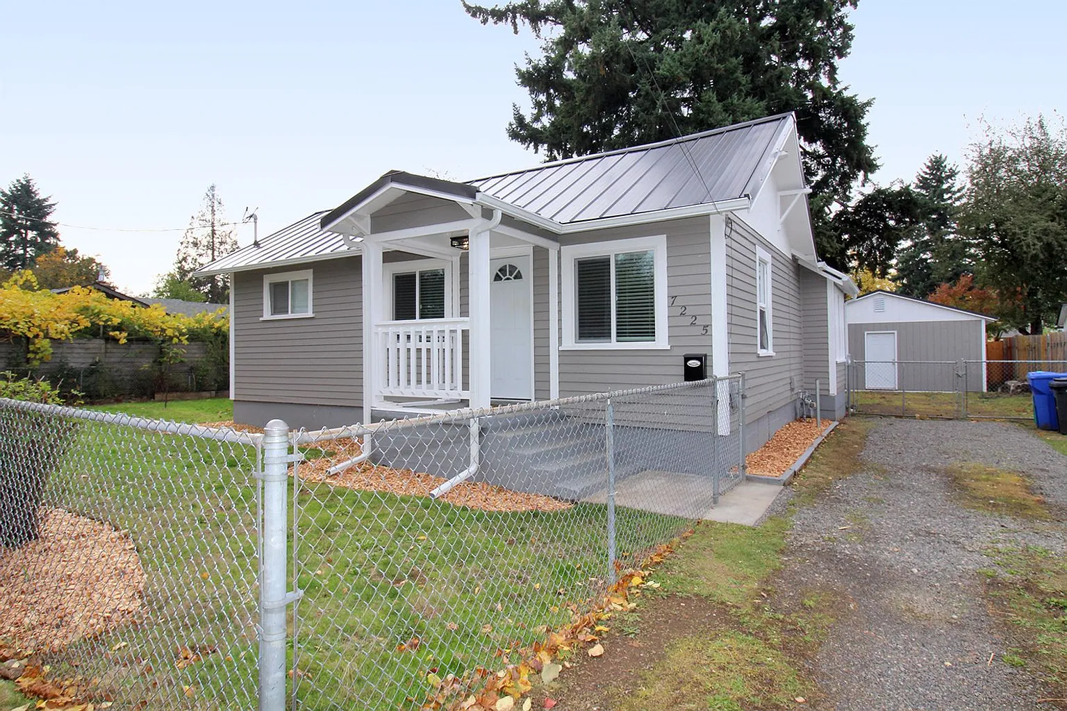 7225 SE 65th Ave photo 1