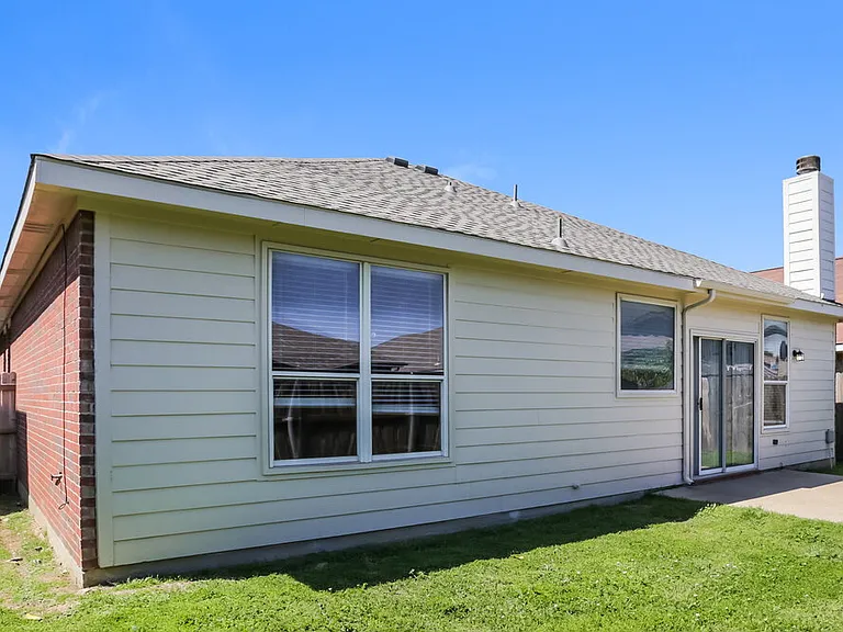 7633 Hollow Forest Dr — Photo 15
