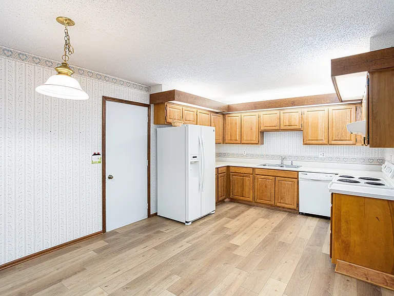 251 Saint Antoine St — Photo 19