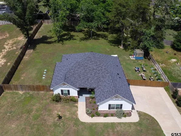 15807 Avery Ln, Lindale, TX 75771