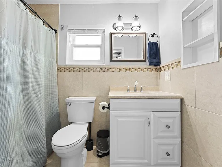 909 Bentwood Ln #1 — Photo 25
