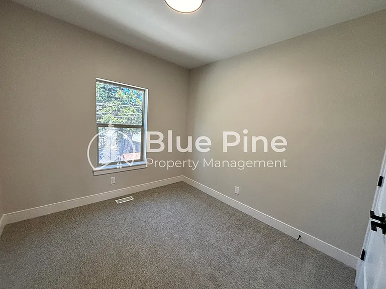 477 Easy St #1 — Photo 12