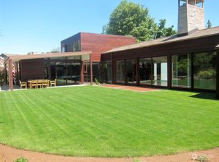 1955 Shenandoah Dr E, Seattle, WA 98112