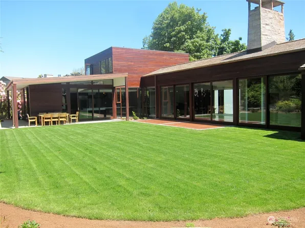 1955 Shenandoah Drive E, Seattle, WA 98112