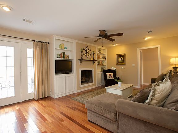 Spacious living/family room