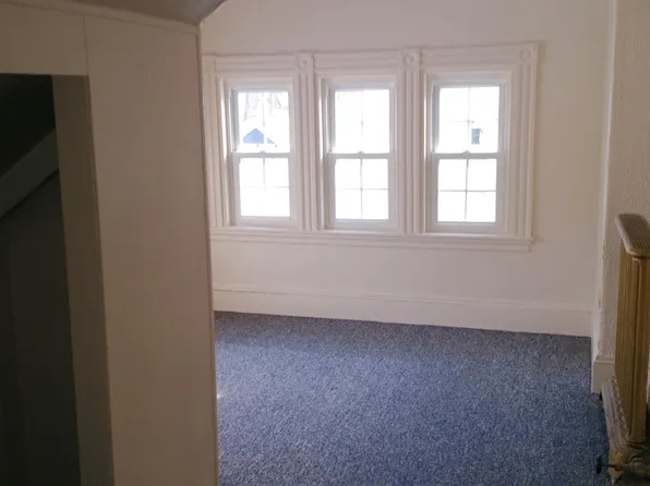 55 Grove St #3, Bangor, ME 04401