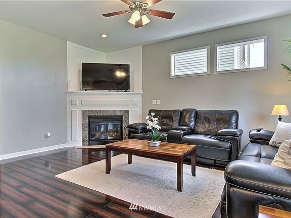2nd image of 2313 193rd St E