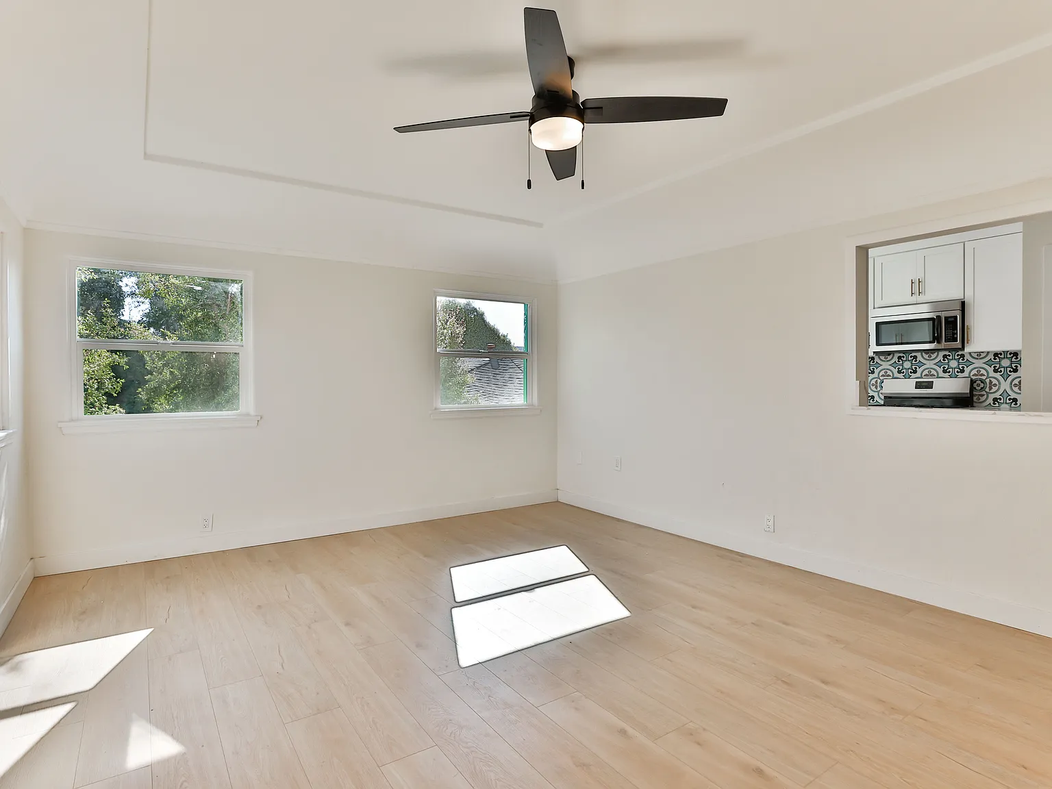 2 bed, 900 sqft, $3,250 — Photo 4