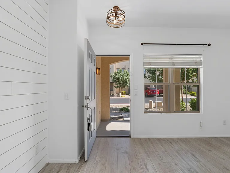 1886 E Don Carlos Ave #139 — Photo 4