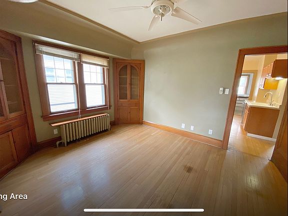 5th image of 985 W Morgan Ave