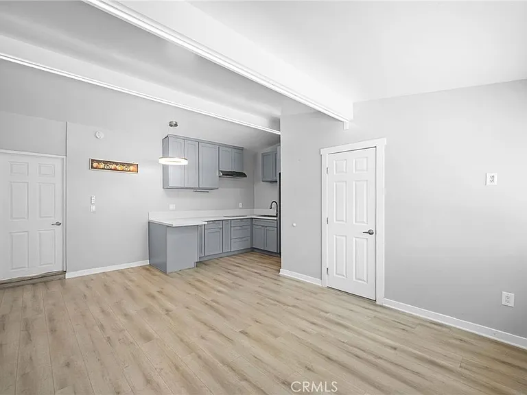 13840 Community St — Photo 4