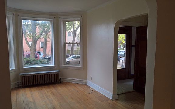 2nd image of 6066 N Paulina St #2