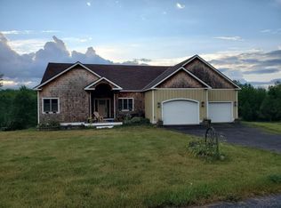 80 Watsons Ridge Rd, North Hero, VT 05474