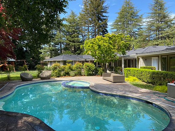 2nd image of 118 Heather Dr