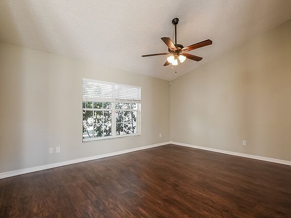 4th image of 70 Pine Arbor Dr