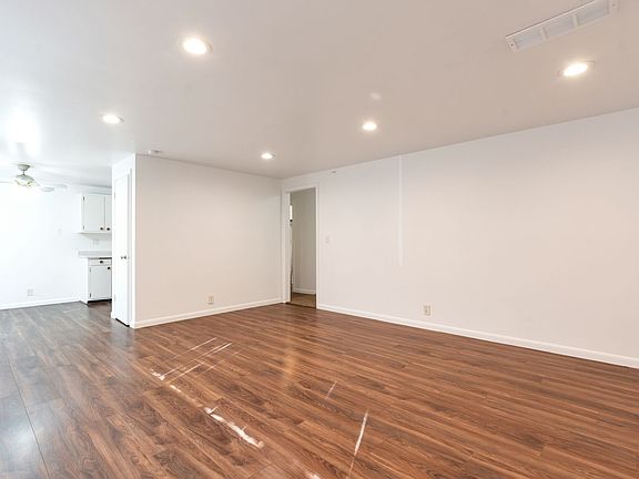 5th image of 4014-4018 W Benview Dr