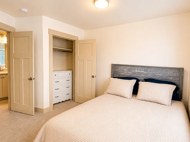 1315 Boston Ct — Photo 10