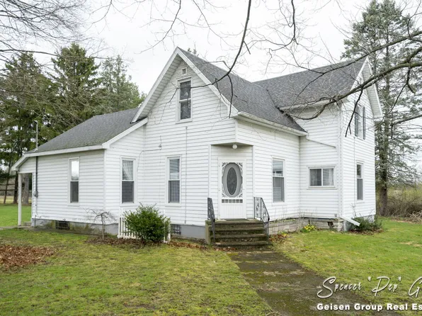 9306 S Sheridan Rd, Fenwick, MI 48834