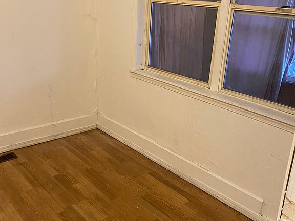 4th image of 1127 Fountain Ave
