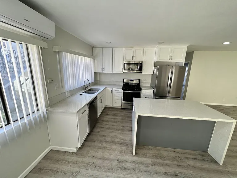 215 Concord St #E — Photo 2