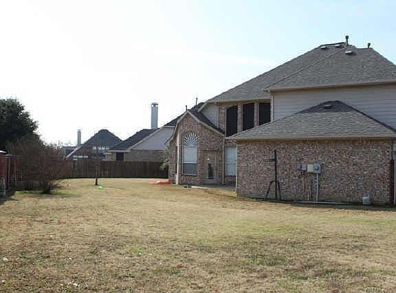 5th image of 2500 Woodstone Ct