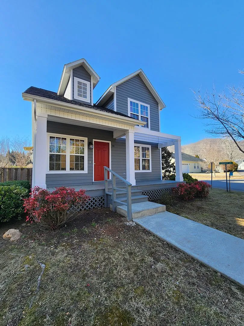 Black Mountain Rental-Cotton Creek Neigborhood — Photo 1