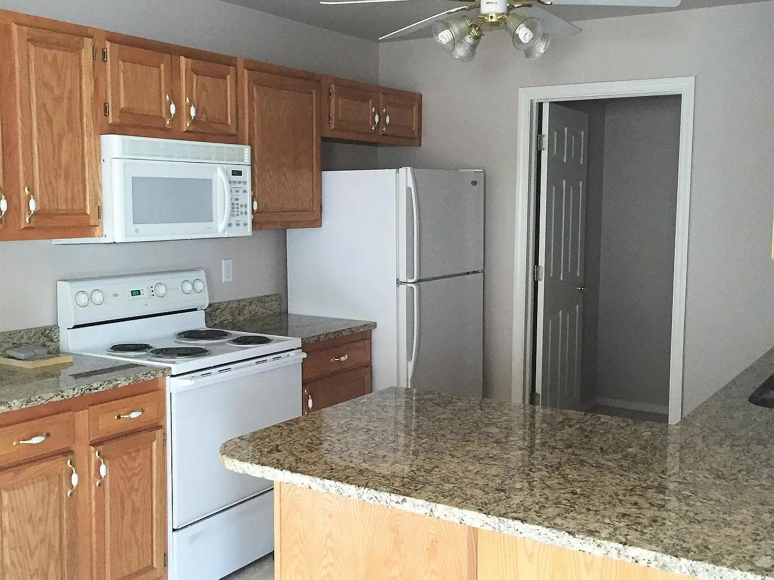 3 bed, 1500 sqft, $1,799 — Photo 4