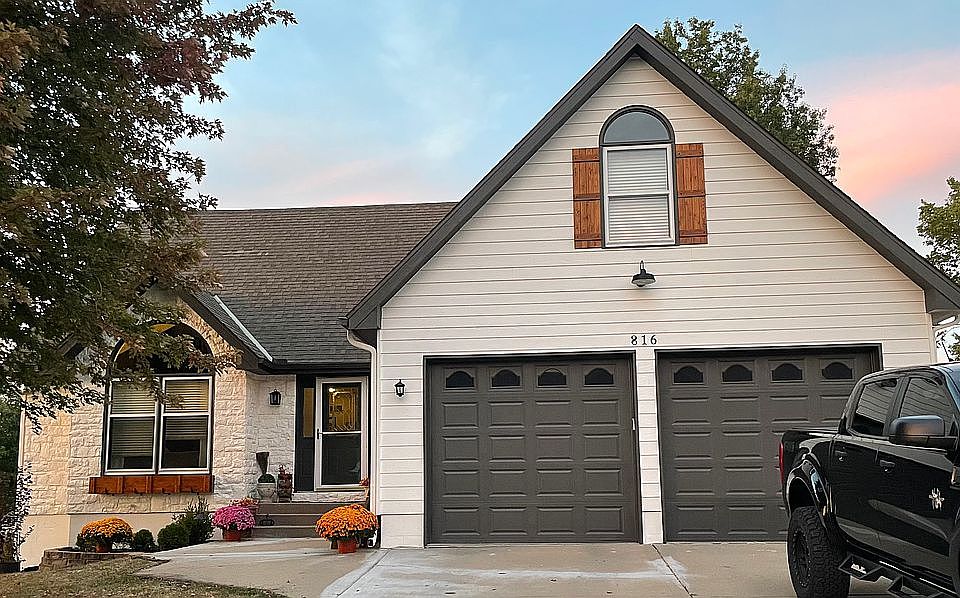 2nd image of 816 Dogwood St